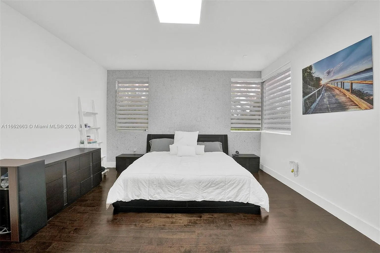 Luxurious 5-Bedroom Single-Family Residence in Doral, FL – Your Dream Home Awaits