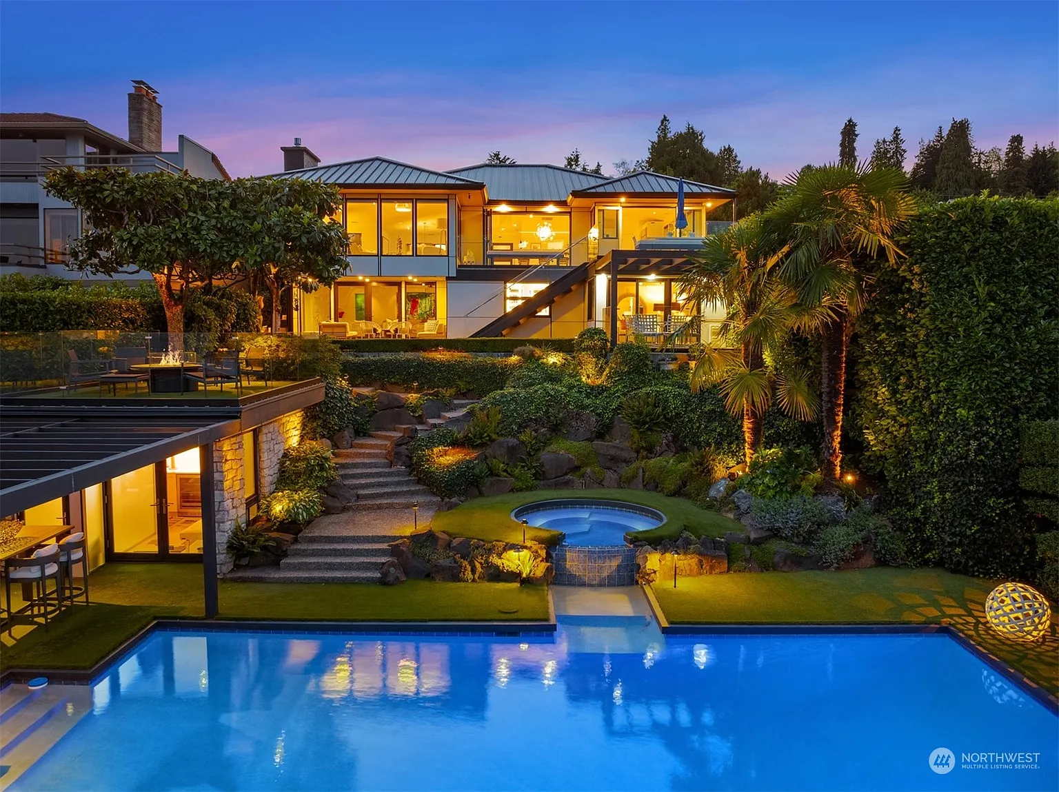 Luxury Lakeside Living in Seattle: 808 Lakeside Avenue S, A Modern Retreat with Stunning Views