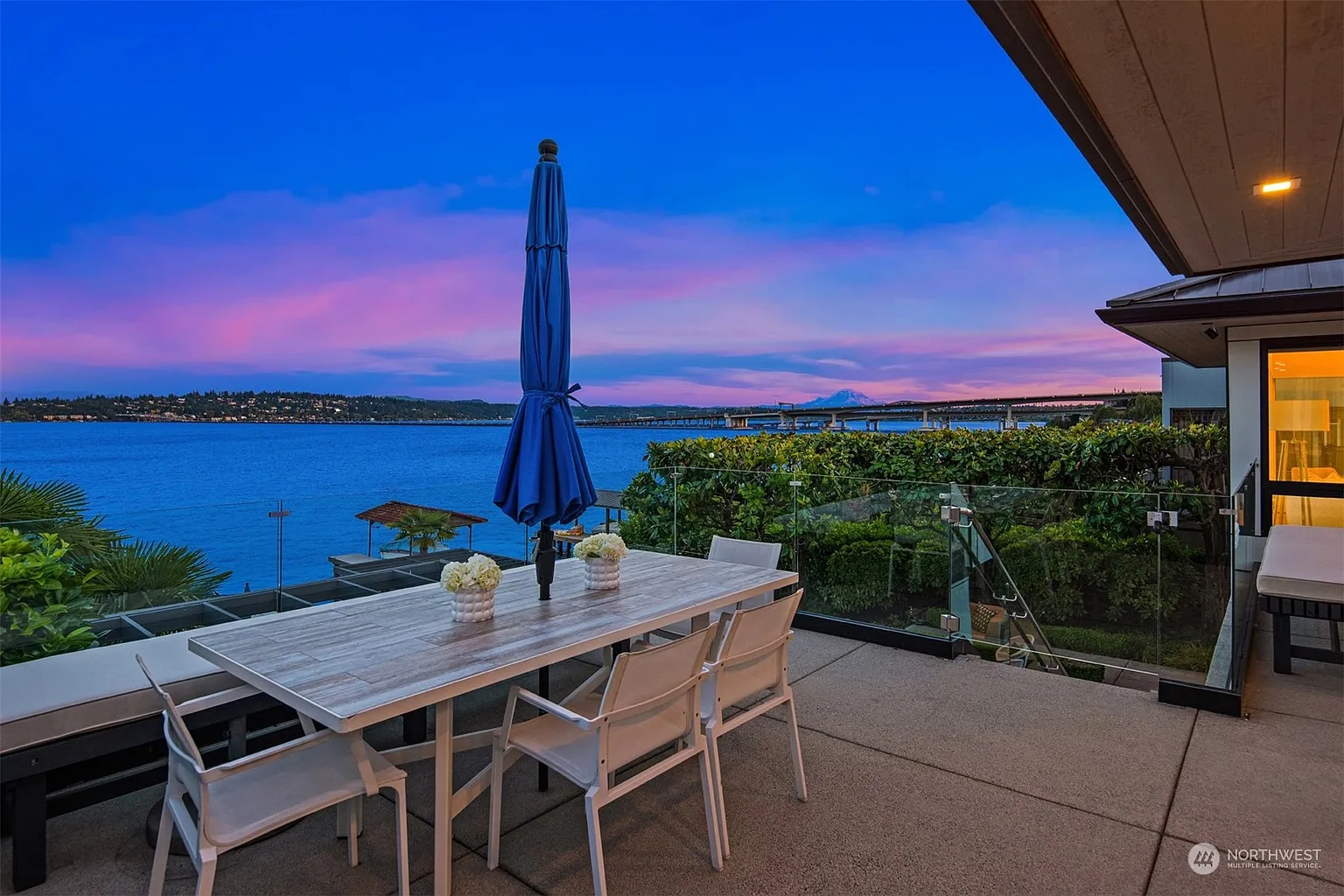 Luxury Lakeside Living in Seattle: 808 Lakeside Avenue S, A Modern Retreat with Stunning Views