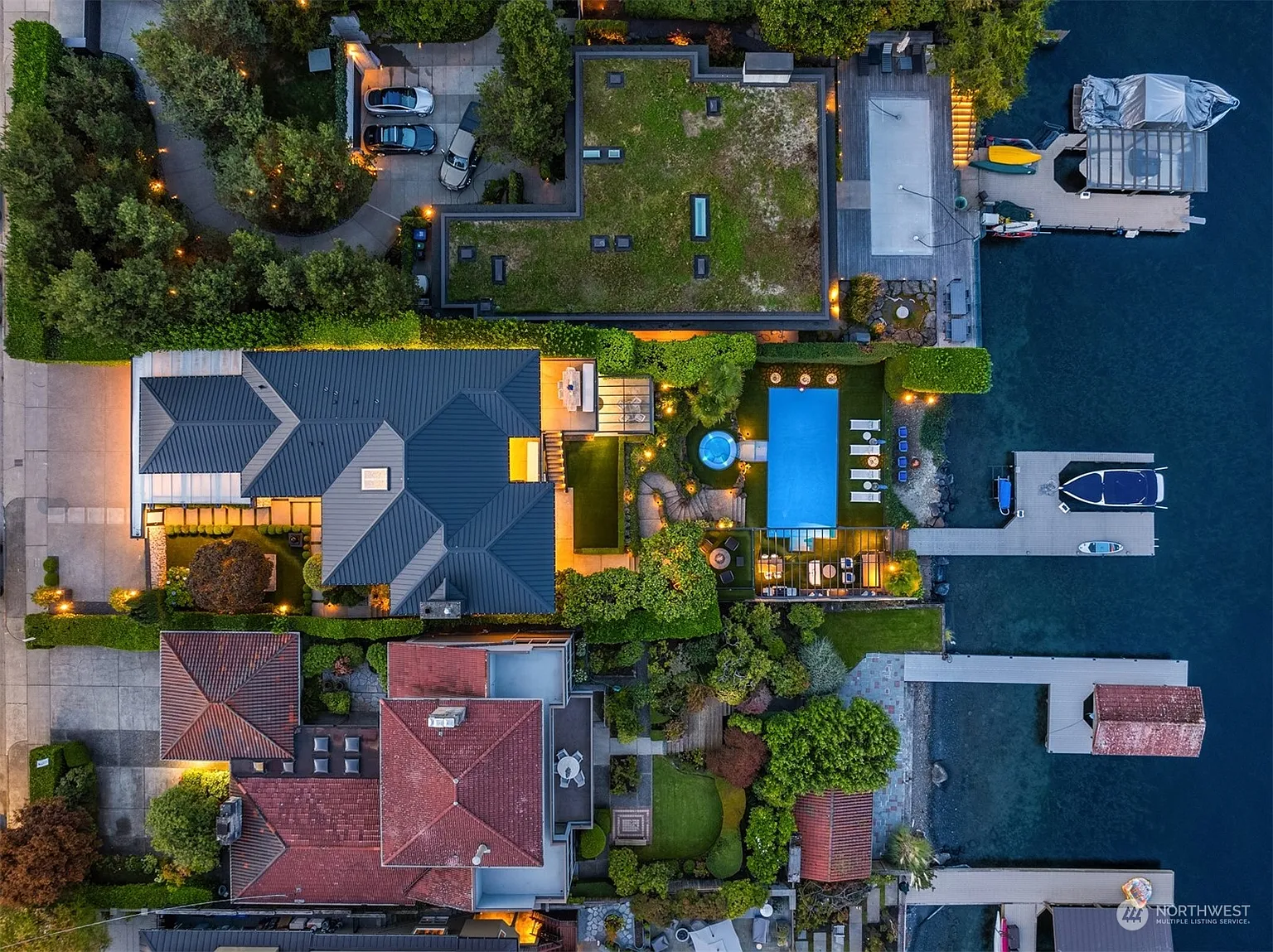 Luxury Lakeside Living in Seattle: 808 Lakeside Avenue S, A Modern Retreat with Stunning Views