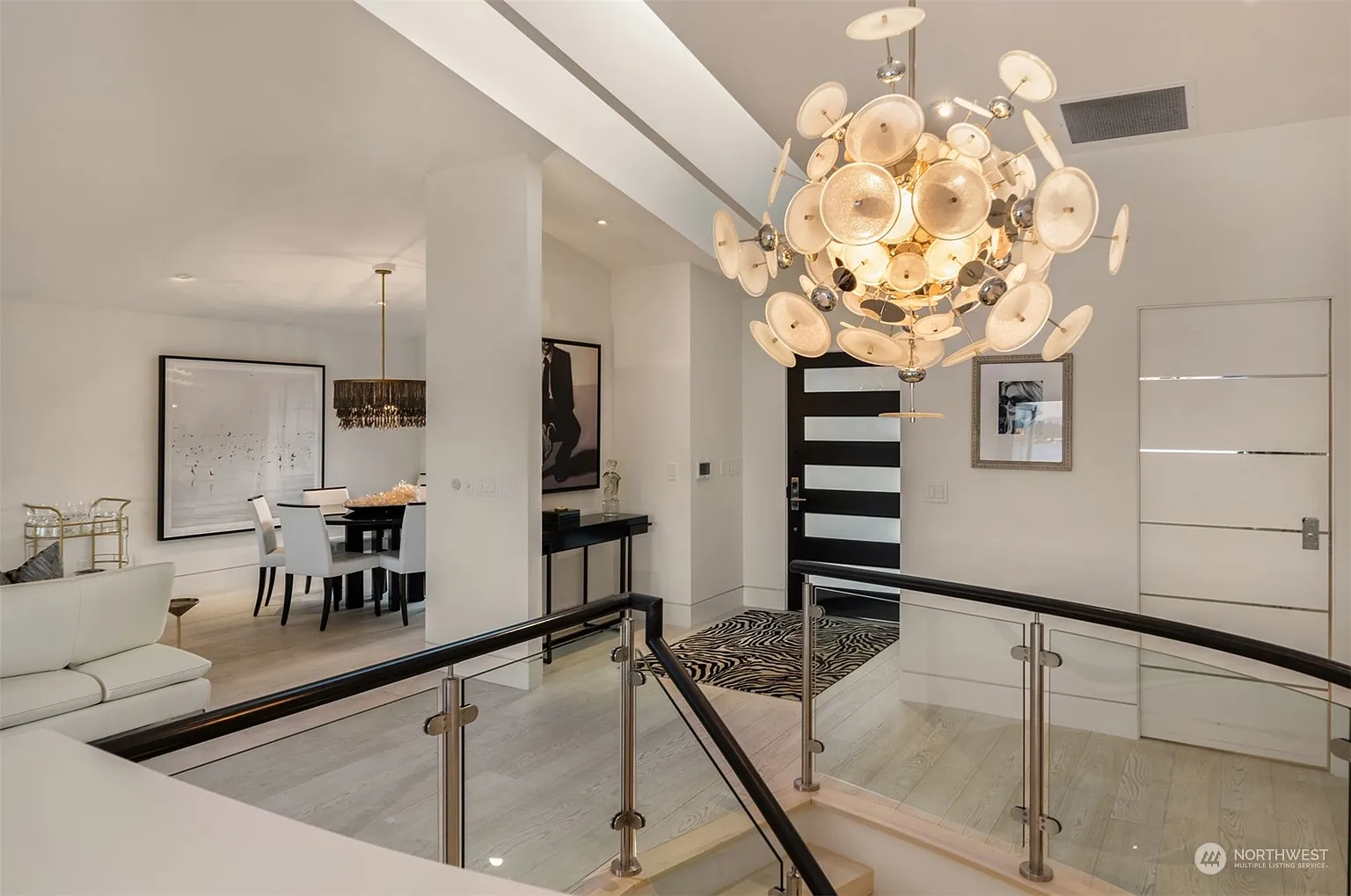 Luxury Lakeside Living in Seattle: 808 Lakeside Avenue S, A Modern Retreat with Stunning Views
