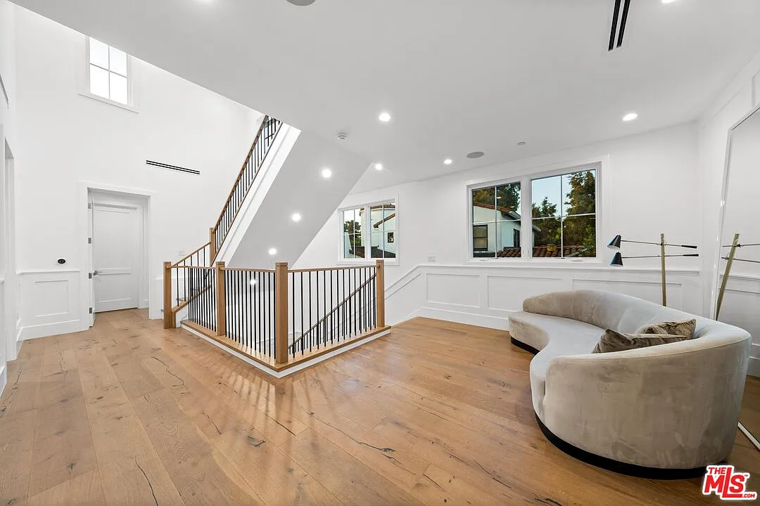 Modern Farmhouse Gem in North of Montana, Santa Monica - 810 San Vicente Blvd