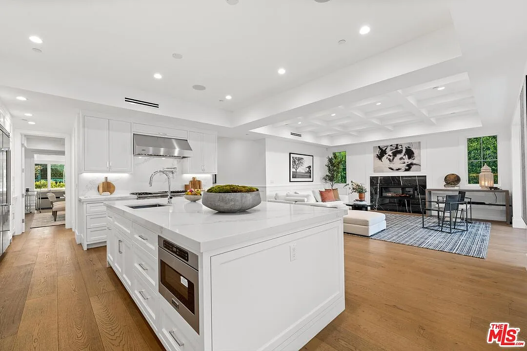 Modern Farmhouse Gem in North of Montana, Santa Monica - 810 San Vicente Blvd