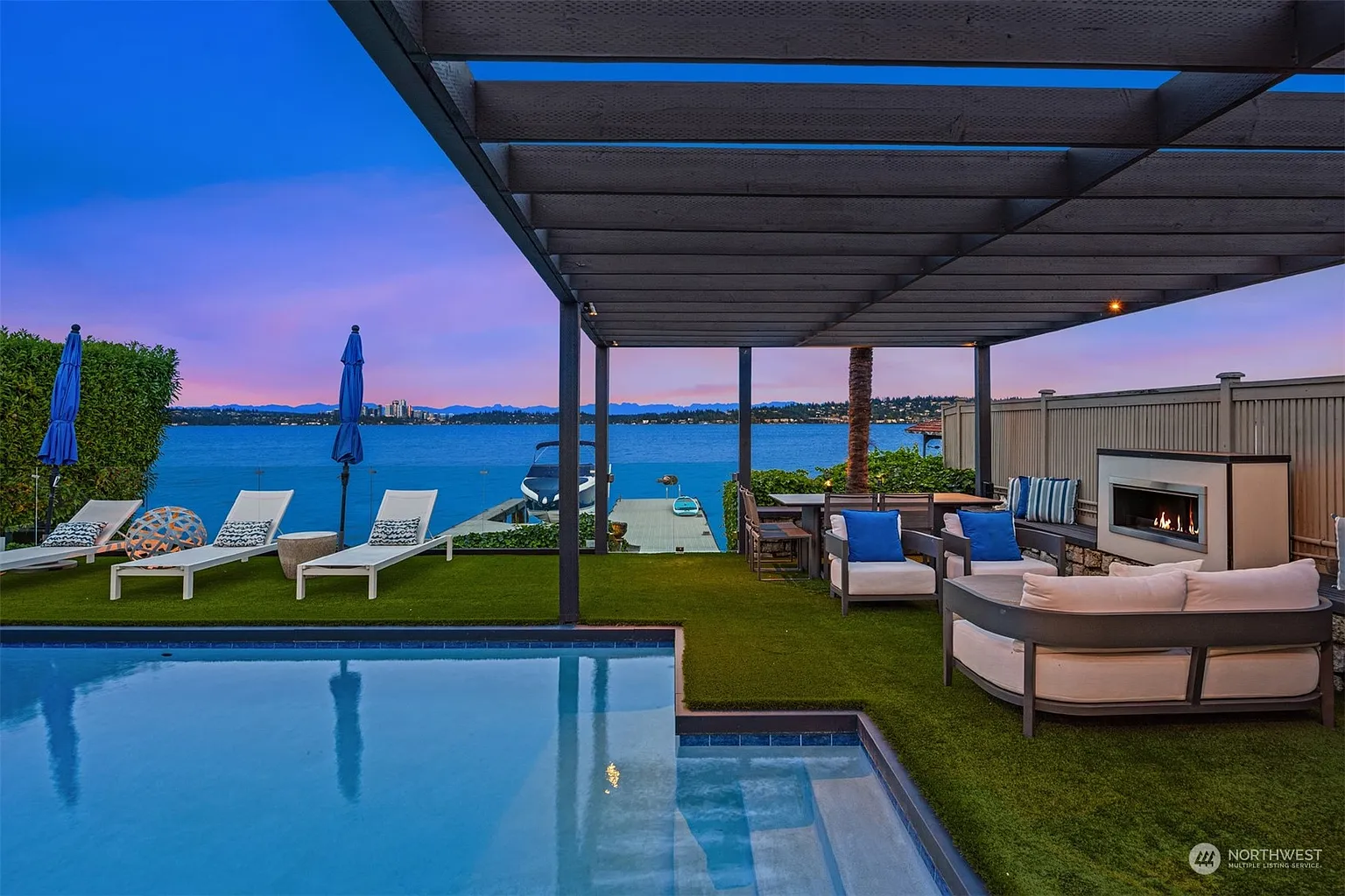 Luxury Lakeside Living in Seattle: 808 Lakeside Avenue S, A Modern Retreat with Stunning Views