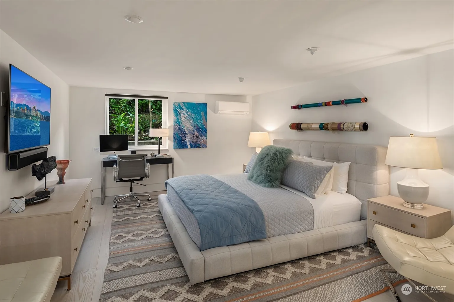 Luxury Lakeside Living in Seattle: 808 Lakeside Avenue S, A Modern Retreat with Stunning Views
