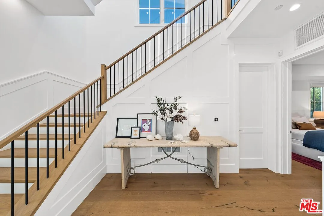 Modern Farmhouse Gem in North of Montana, Santa Monica - 810 San Vicente Blvd