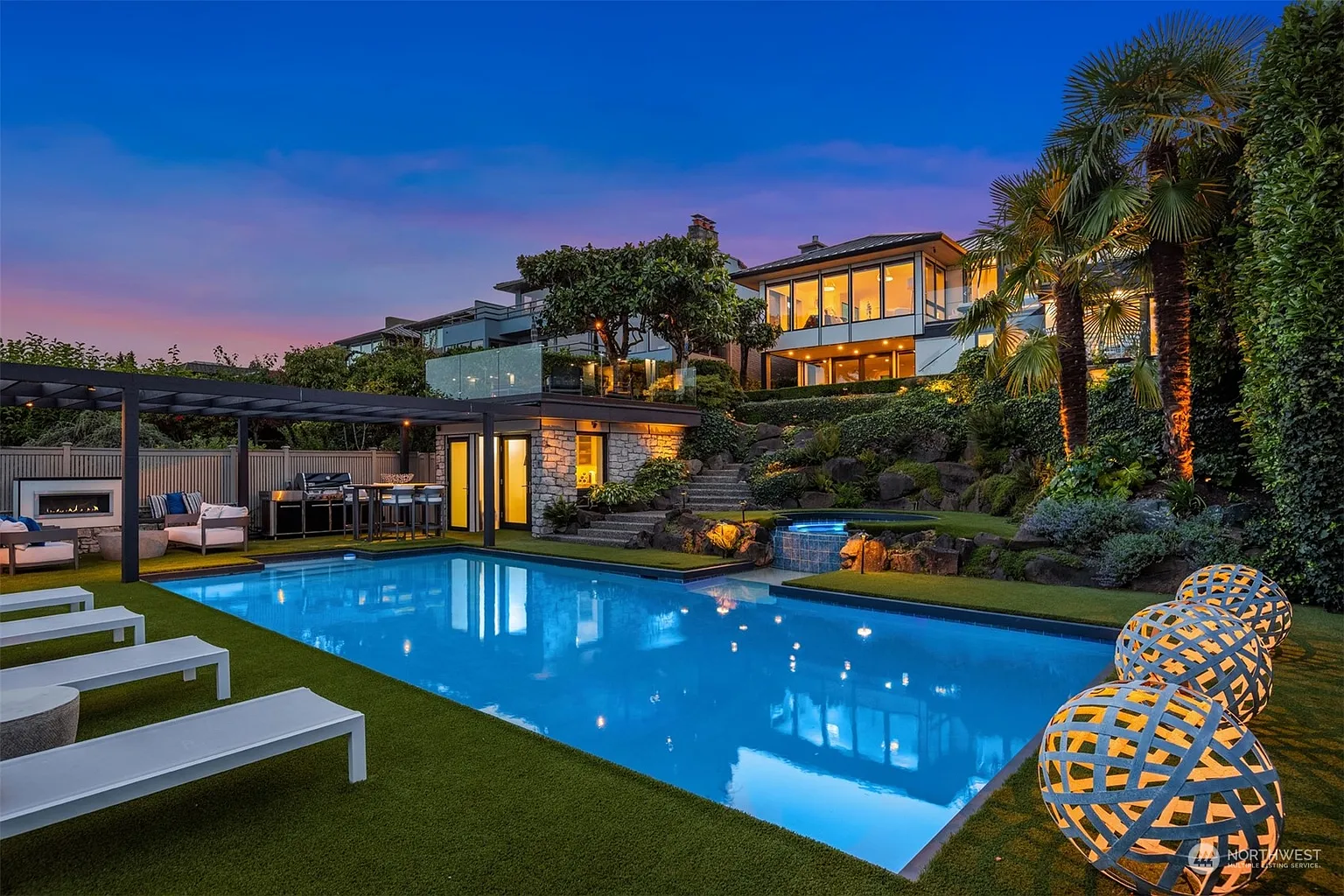 Luxury Lakeside Living in Seattle: 808 Lakeside Avenue S, A Modern Retreat with Stunning Views