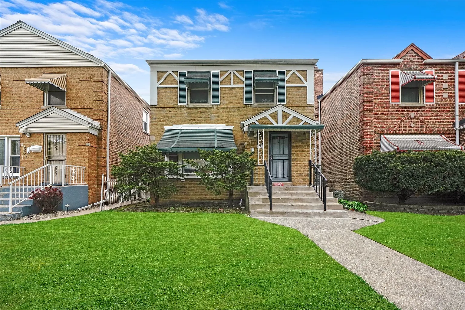 harming All-Brick Georgian Home in Avalon Park | Chicago, IL