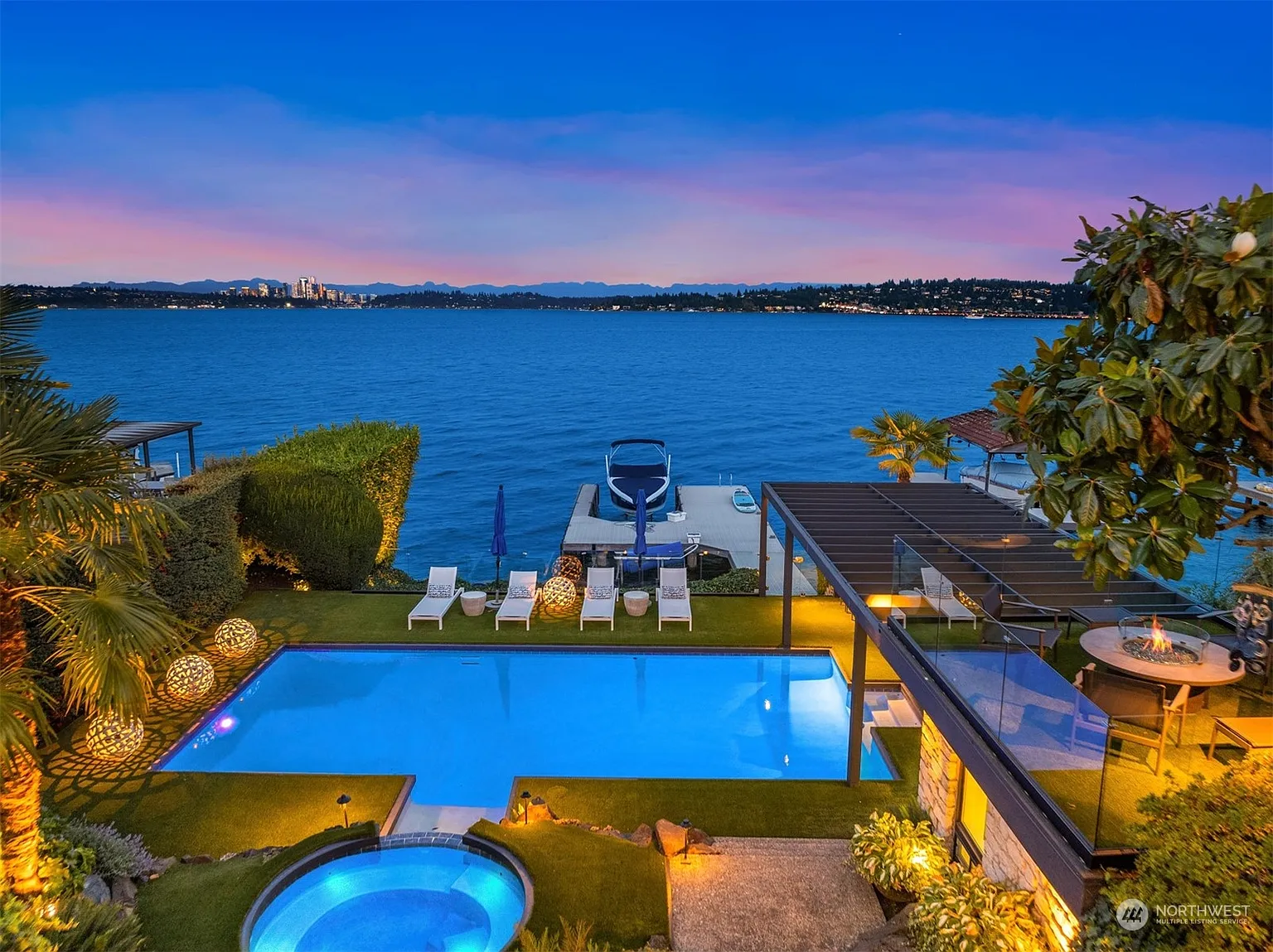 Luxury Lakeside Living in Seattle: 808 Lakeside Avenue S, A Modern Retreat with Stunning Views