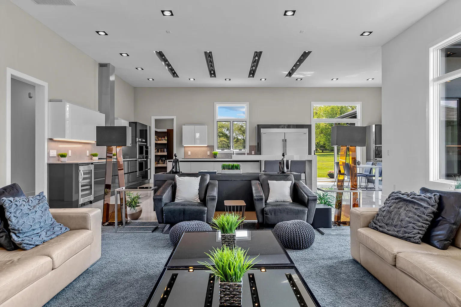 Luxury Estate in Springfield, MO: A Private Oasis at 6298 E Summit View Drive