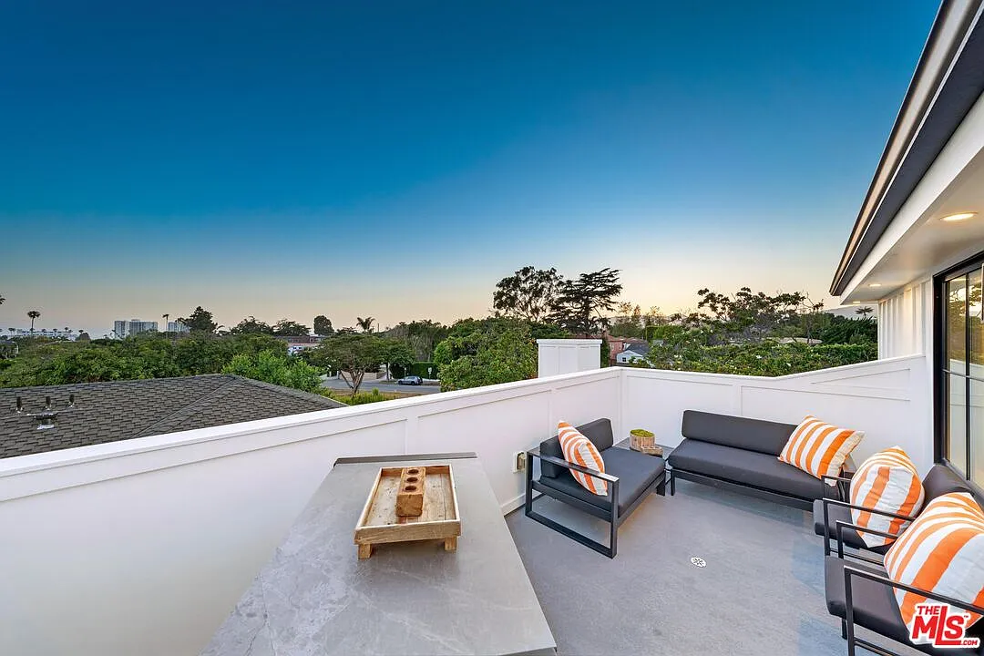 Modern Farmhouse Gem in North of Montana, Santa Monica - 810 San Vicente Blvd
