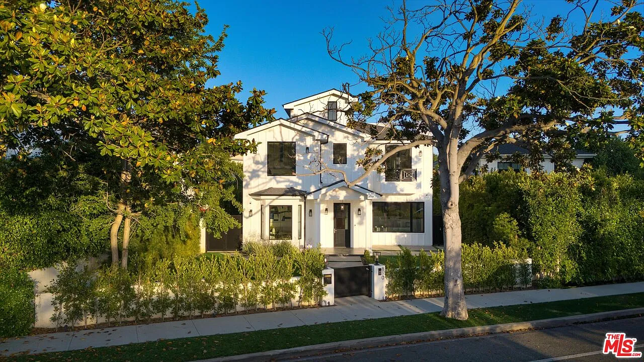 Modern Farmhouse Gem in North of Montana, Santa Monica - 810 San Vicente Blvd