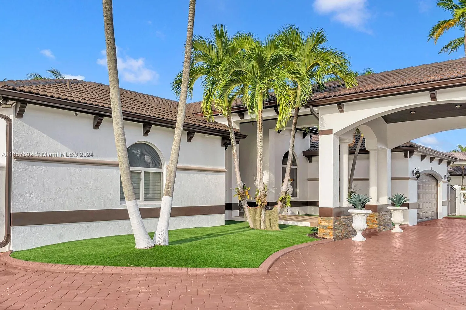Discover Luxury Living in Miami: An Exquisite Estate at 13137 SW 190th St