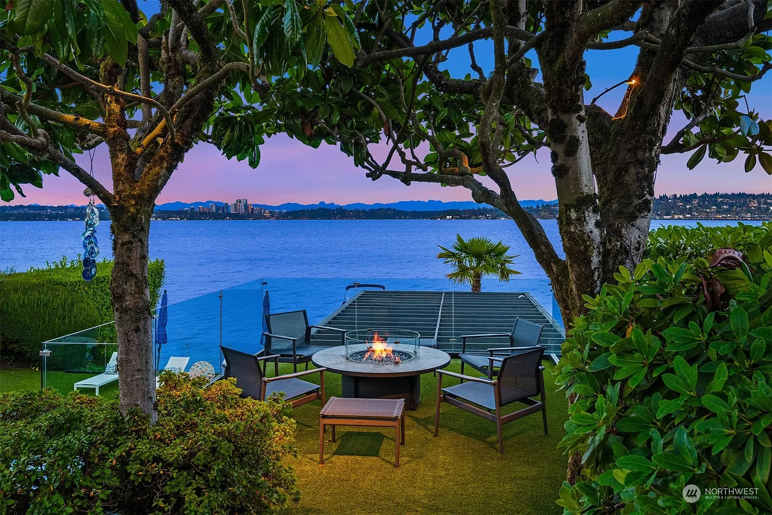 Luxury Lakeside Living in Seattle: 808 Lakeside Avenue S, A Modern Retreat with Stunning Views