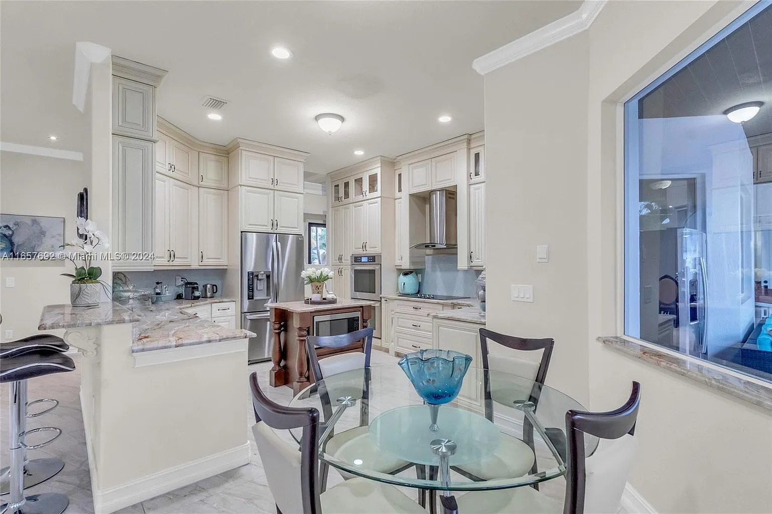Discover Luxury Living in Miami: An Exquisite Estate at 13137 SW 190th St