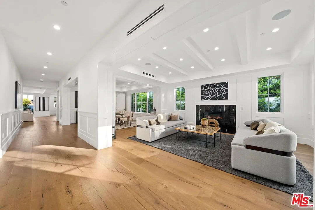 Modern Farmhouse Gem in North of Montana, Santa Monica - 810 San Vicente Blvd