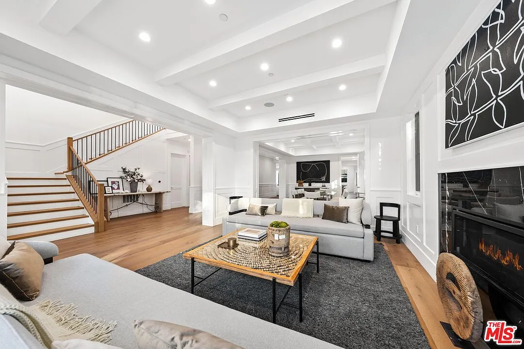 Modern Farmhouse Gem in North of Montana, Santa Monica - 810 San Vicente Blvd