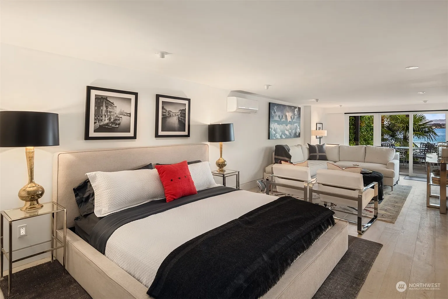 Luxury Lakeside Living in Seattle: 808 Lakeside Avenue S, A Modern Retreat with Stunning Views