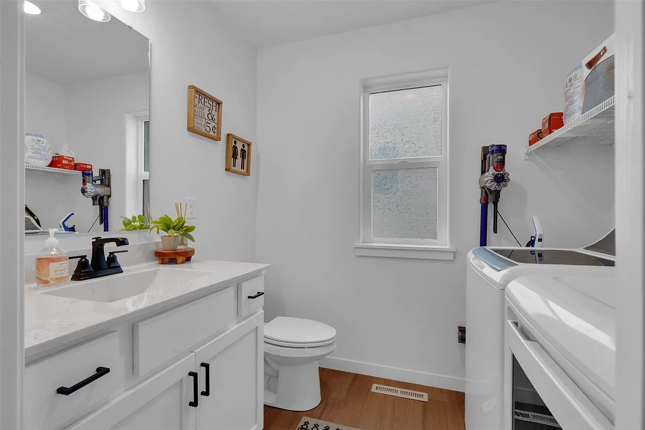 Stunning 2022-Built Home in Iowa City: 4 Beds, 4 Baths for $429,900