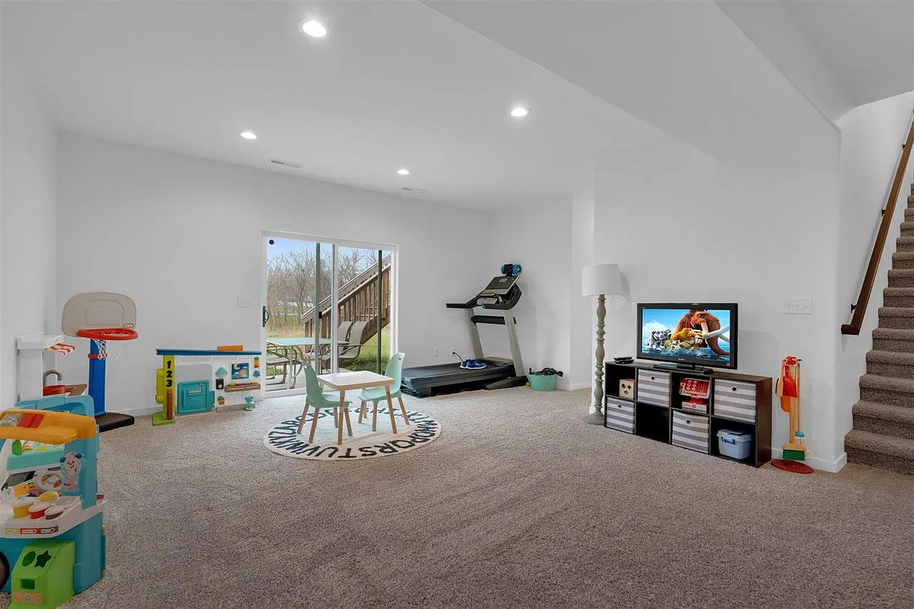 Stunning 2022-Built Home in Iowa City: 4 Beds, 4 Baths for $429,900