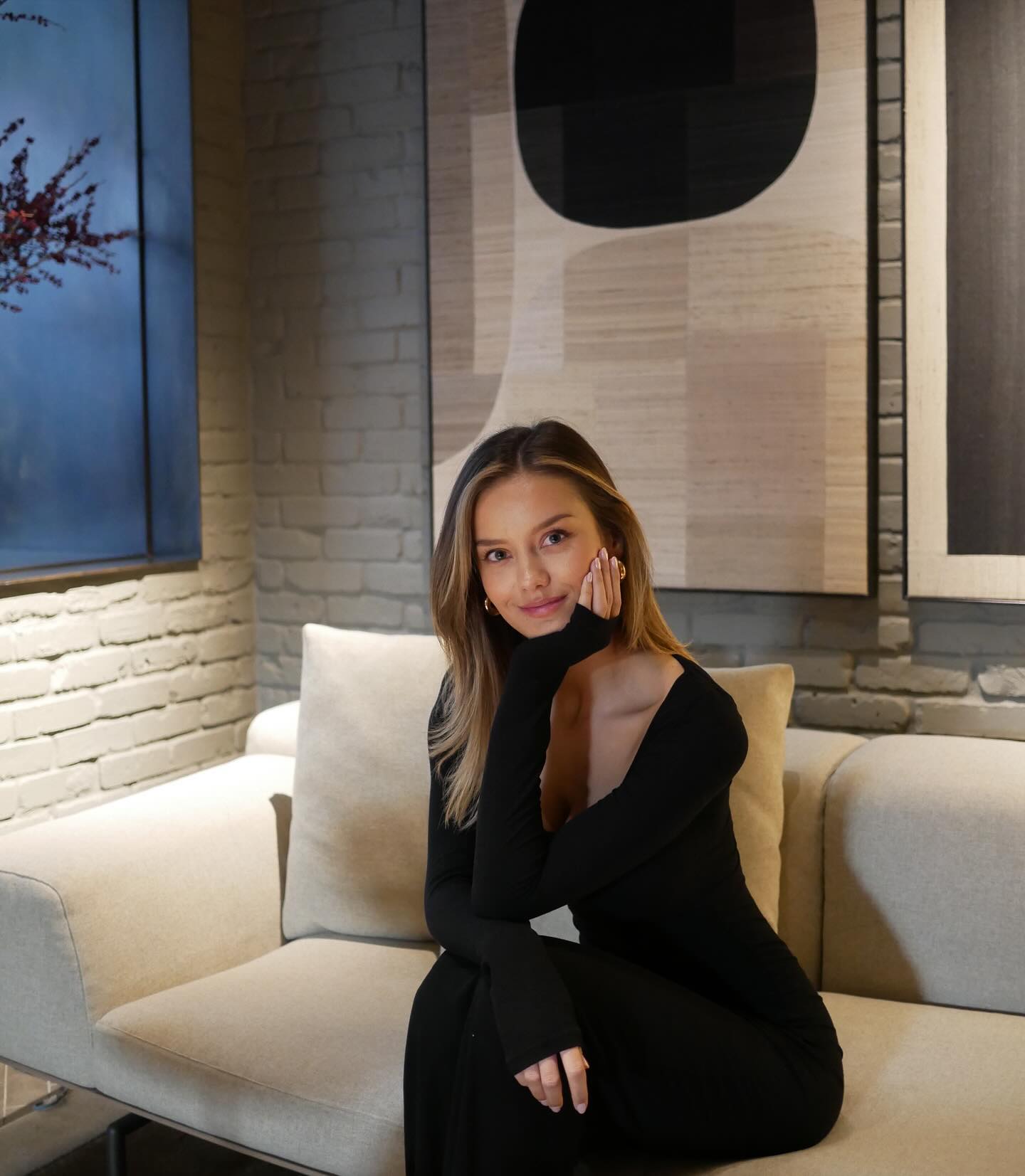 Nicola Cavanis Biography, age, profession model: A Rising Star in the World of Fashion