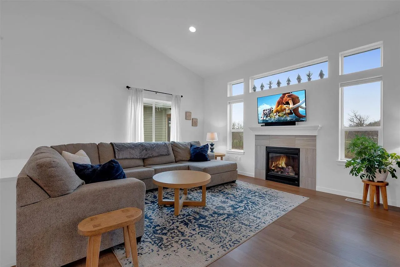 Stunning 2022-Built Home in Iowa City: 4 Beds, 4 Baths for $429,900