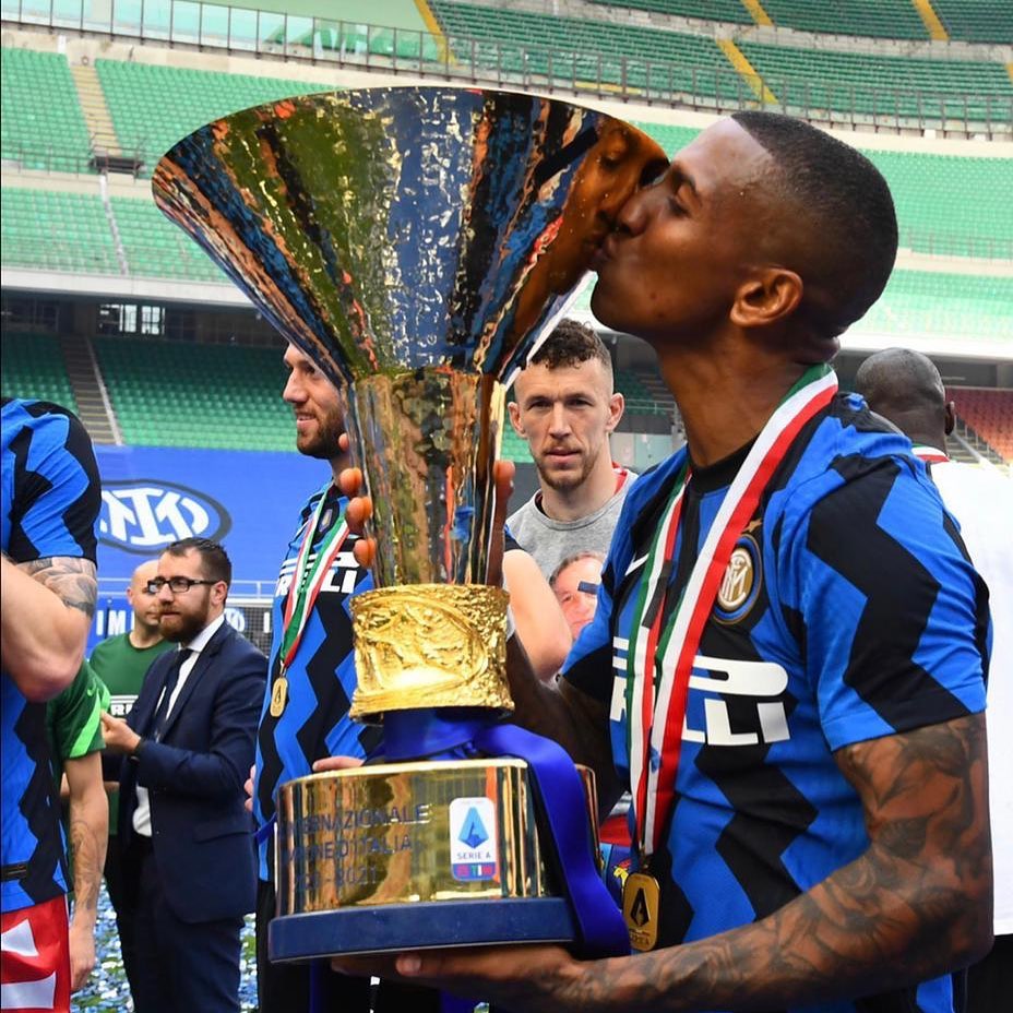Footballer Player Ashley Young: Biography, Career, and Net Worth 2024