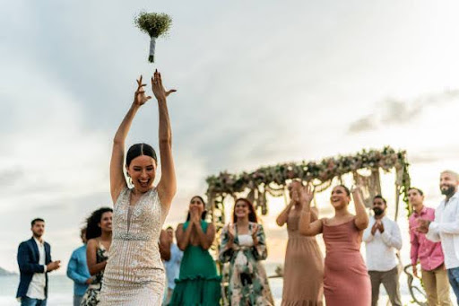 Comfy Fabrics for Wedding Outfits
